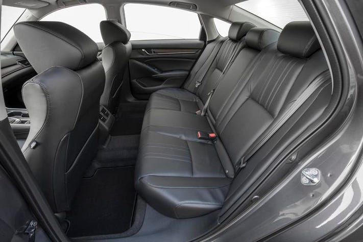 2018-Honda-Accord-Touring-2.0T-Rear-Seat