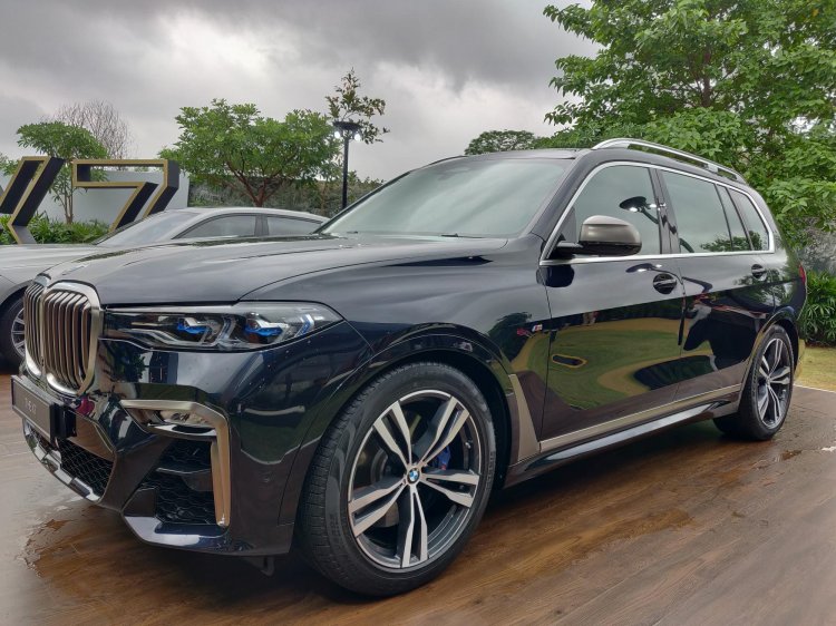 bmw-x7-front