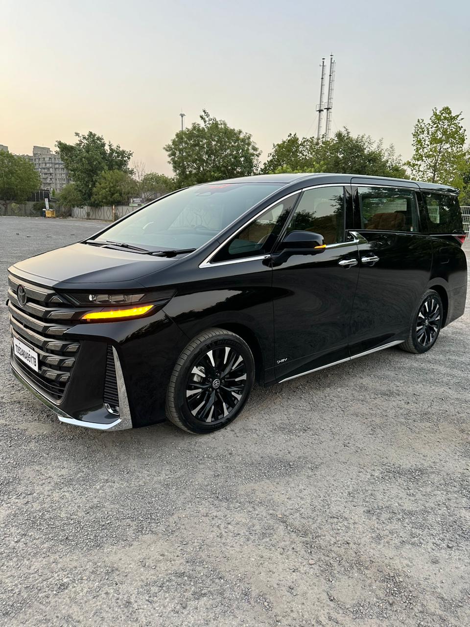 toyota-vellfire-for-rent